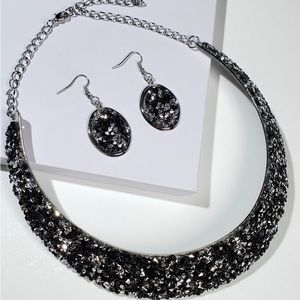 New in the box Ella & Elly black & silvertone statement necklace & earring set